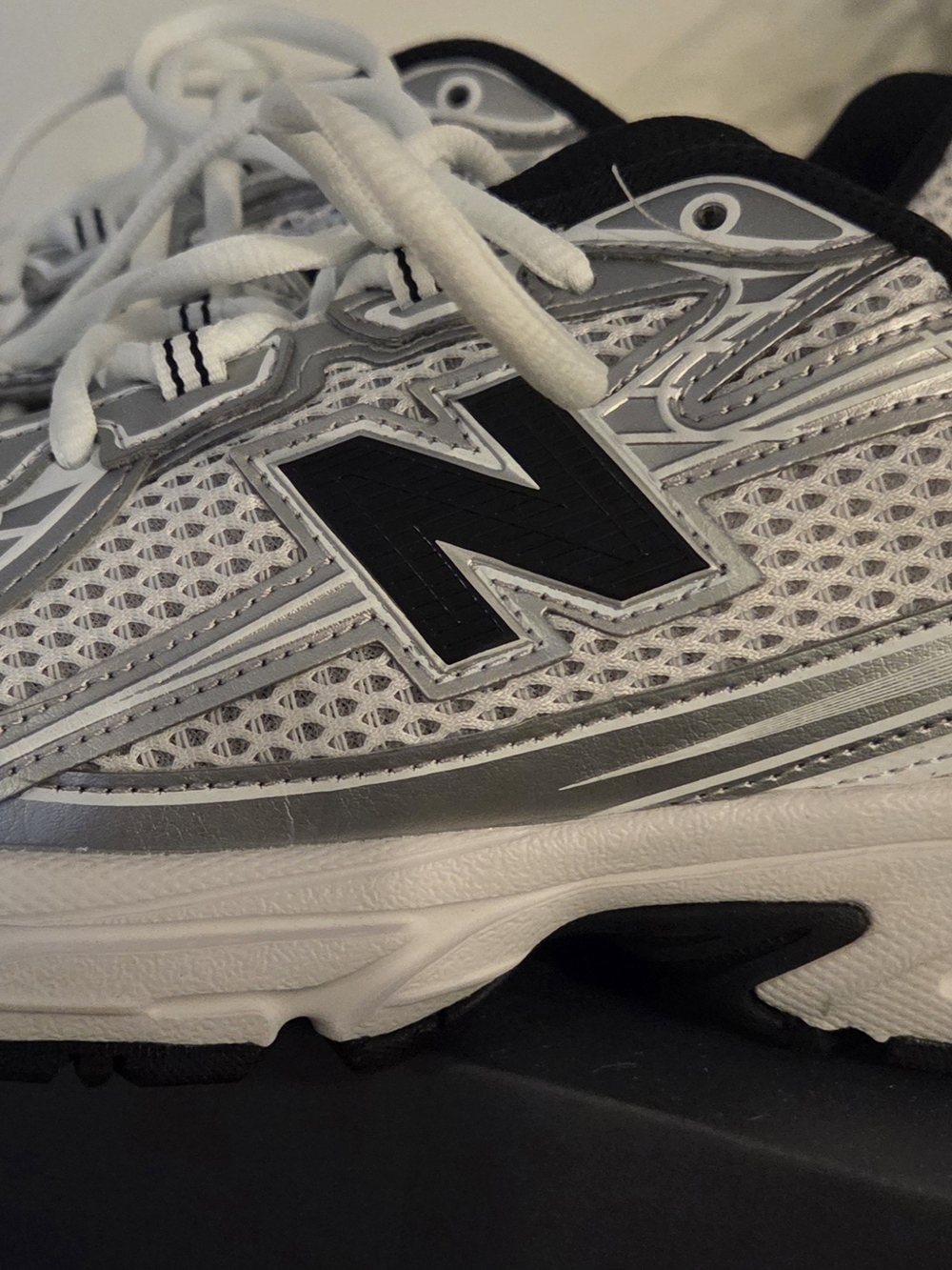 New Balance White Grey Men's Athletic Shoes - Picture 3 of 6